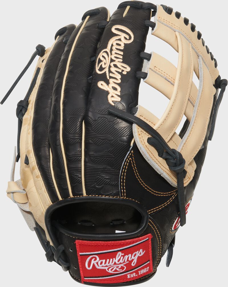 Gameday 57 Series Fernando Tatís Jr. Heart of the Hide Glove, Right Hand Throw