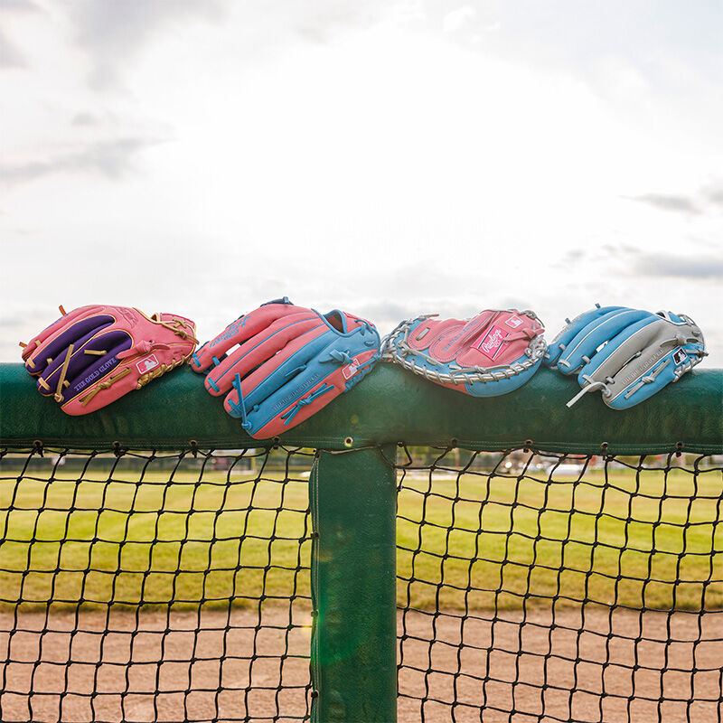 Exclusive Heart of the Hide ContoUR Fit Outfield Glove, Right Hand Throw